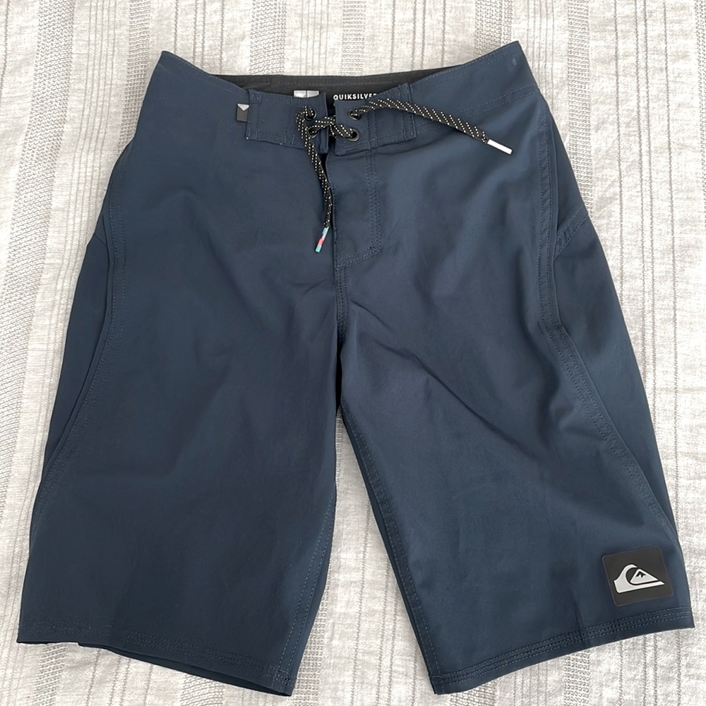 Quicksilver boardshorts NWT boys 26 / 12